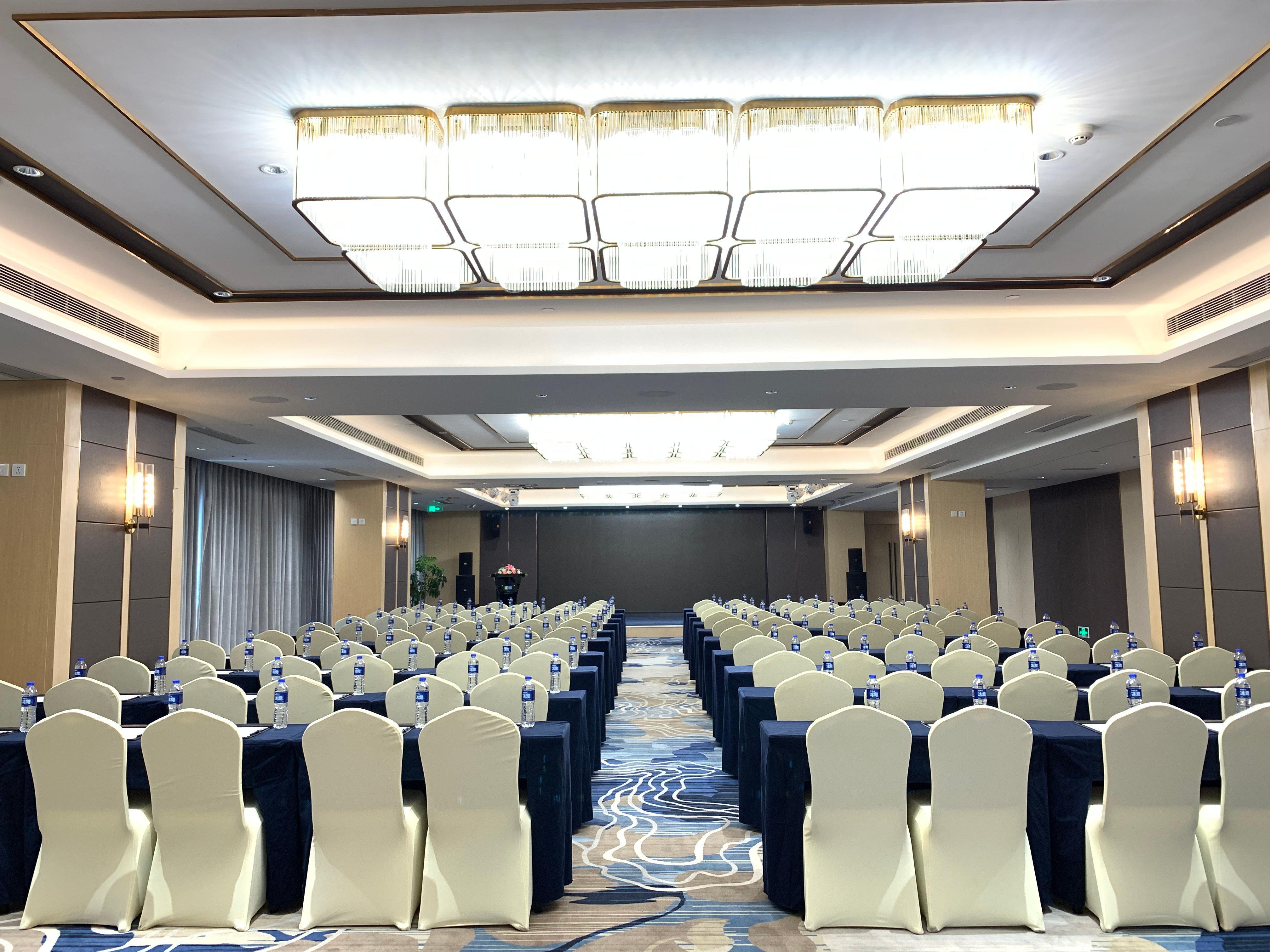 Holiday Inn Express Chengdu Tianhe By Ihg Pixian Exterior photo