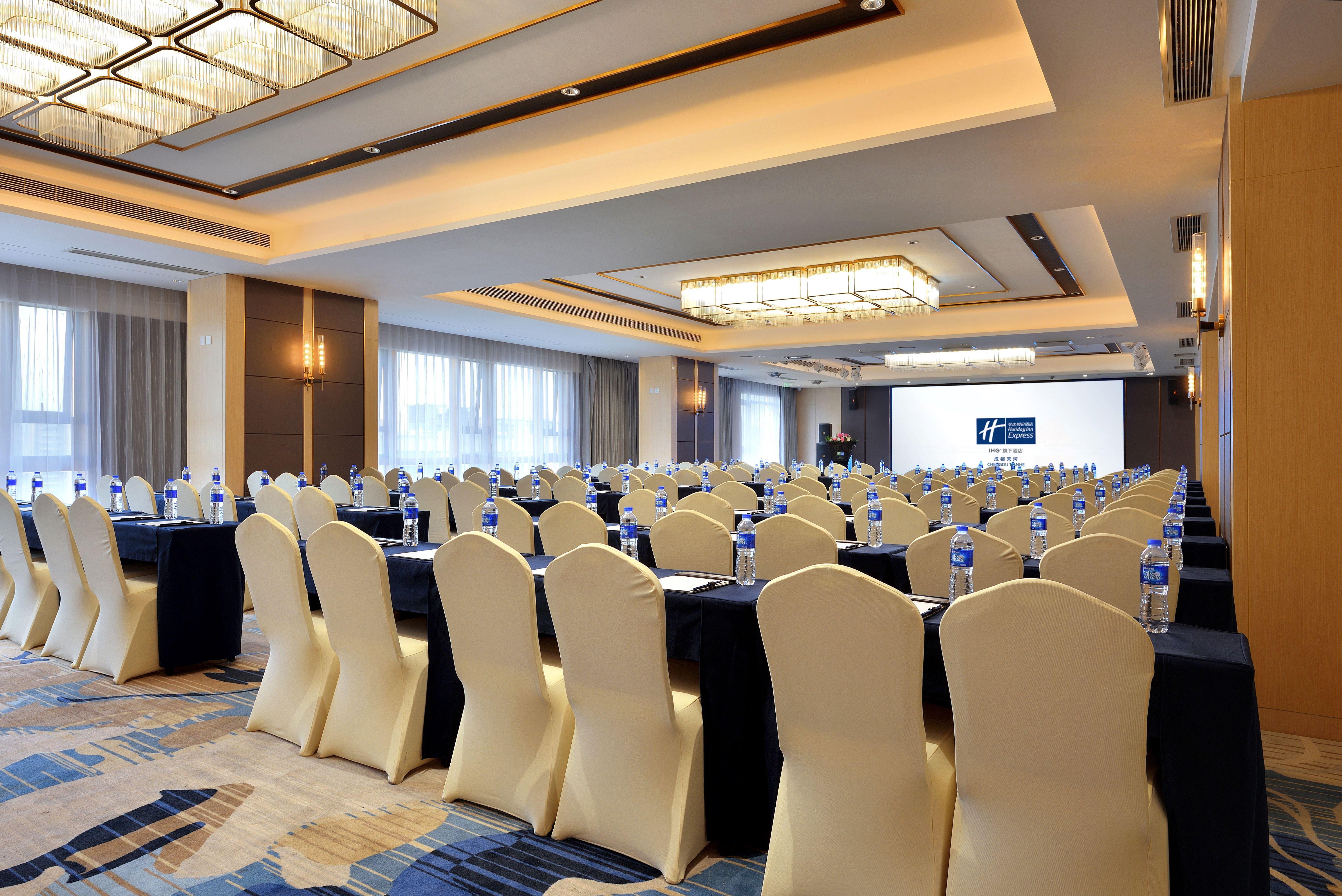 Holiday Inn Express Chengdu Tianhe By Ihg Pixian Exterior photo
