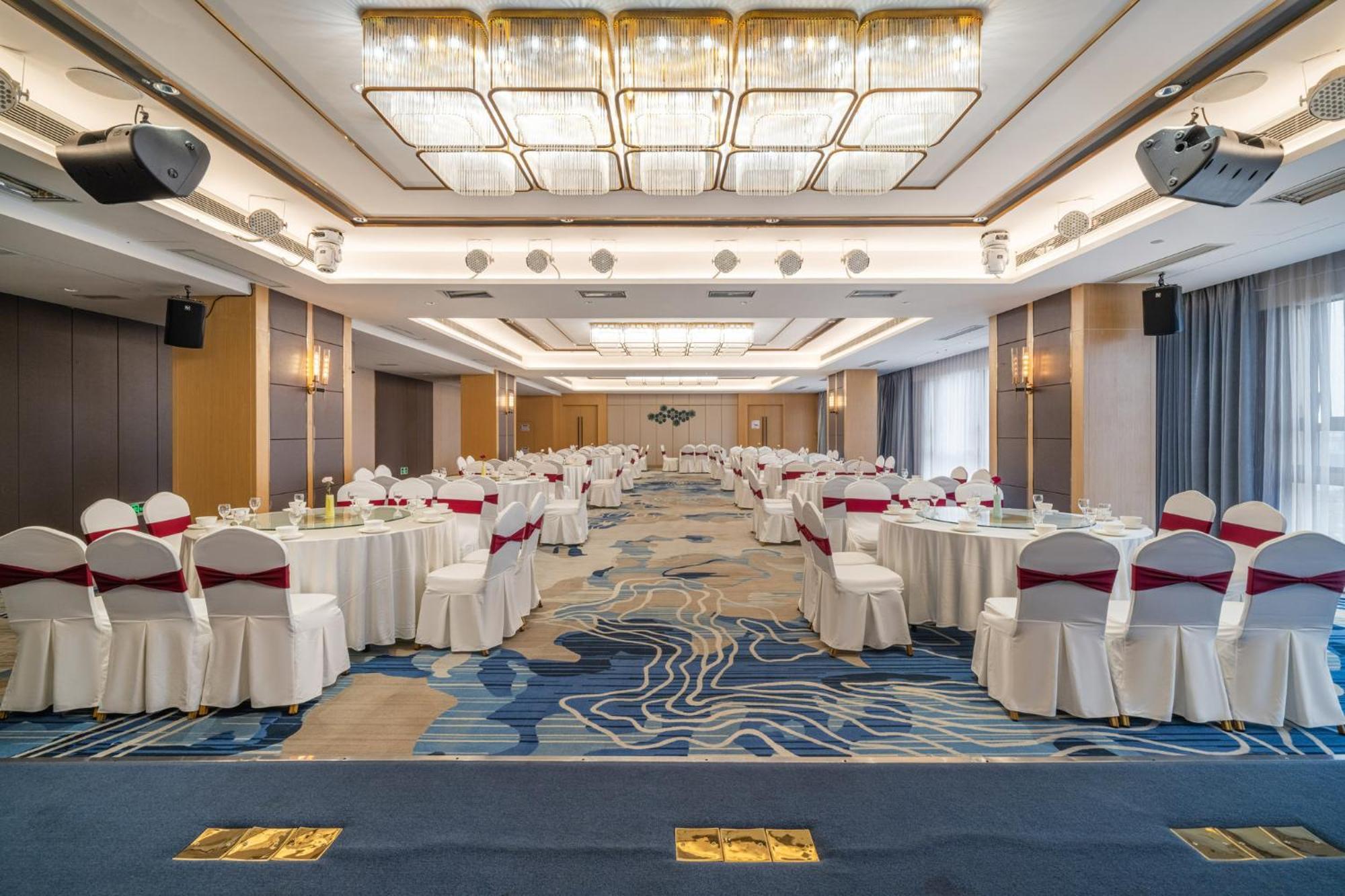 Holiday Inn Express Chengdu Tianhe By Ihg Pixian Exterior photo