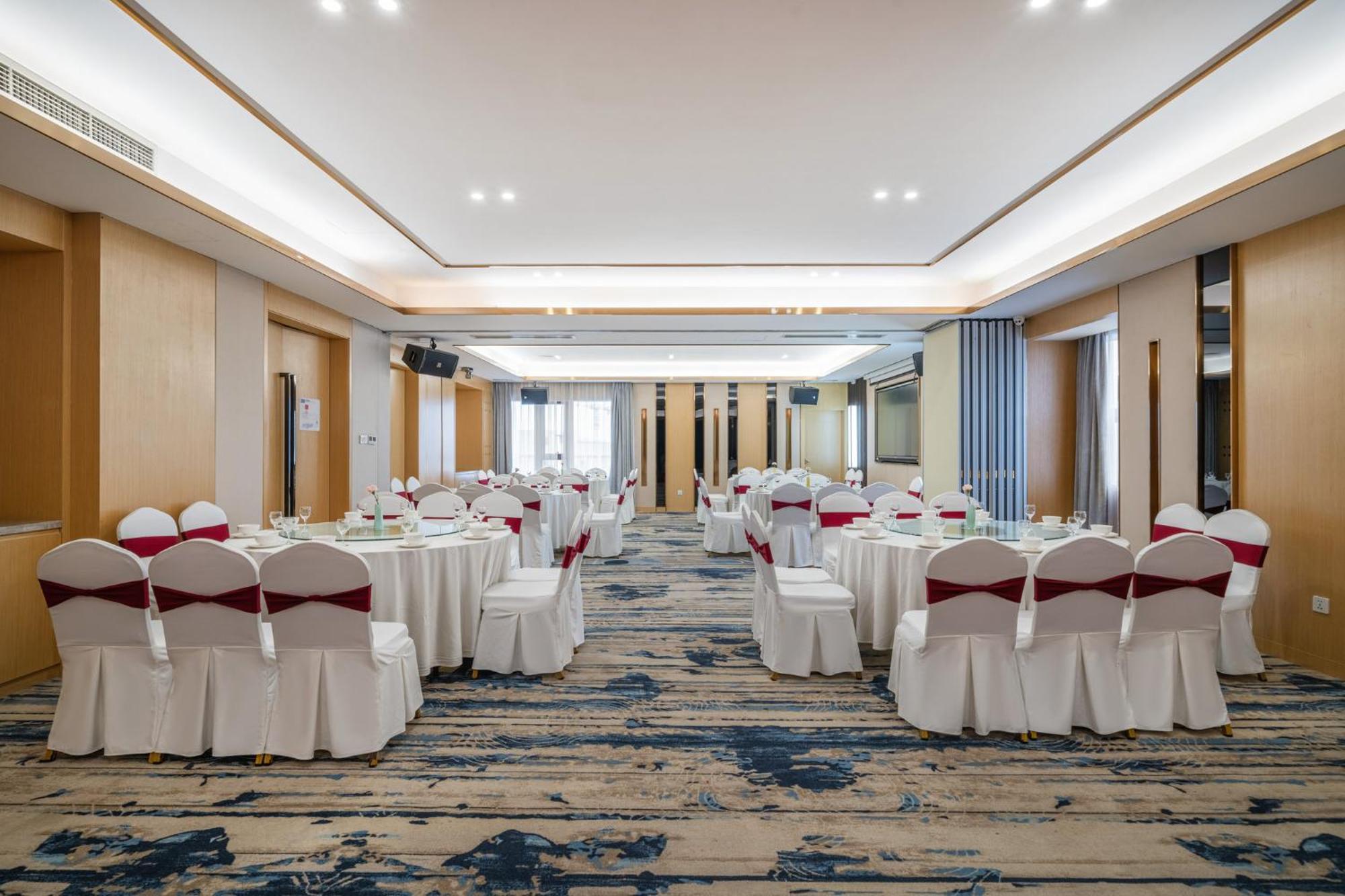 Holiday Inn Express Chengdu Tianhe By Ihg Pixian Exterior photo